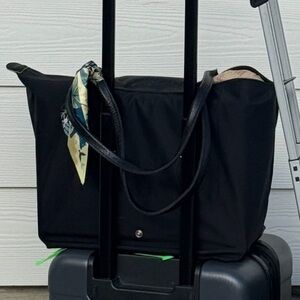 Longchamp Classic Black Tote green edition